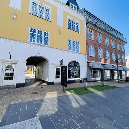 Aday - Charming In The Pedestrian Street Of Apartment